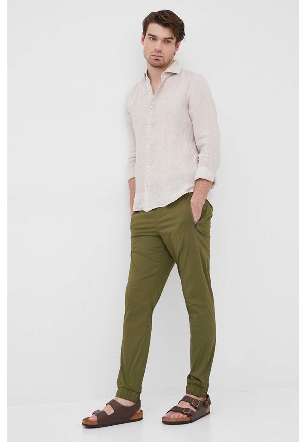 JOOP! - Joop! koszula lniana męska kolor beżowy slim z kołnierzykiem włoskim. Typ kołnierza: kołnierzyk włoski. Kolor: beżowy. Materiał: len. Długość rękawa: długi rękaw. Długość: długie. Wzór: gładki