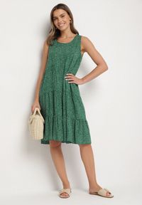 Born2be - Zielona Bawełniana Sukienka w Kropki z Falbanami Zerolia. Okazja: na spotkanie biznesowe, do pracy, na co dzień. Kolor: zielony. Materiał: bawełna. Wzór: kropki. Typ sukienki: proste. Styl: casual, klasyczny, biznesowy #3