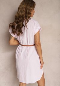 Renee - Różowa Koszulowa Sukienka z Bawełny z Paskiem w Talii Oglefia. Kolor: różowy. Materiał: bawełna. Długość rękawa: krótki rękaw. Typ sukienki: koszulowe