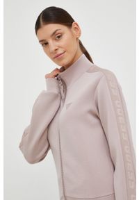 Guess bluza damska kolor różowy gładka. Okazja: na co dzień. Kolor: różowy. Materiał: materiał, wiskoza. Wzór: gładki. Styl: casual #5