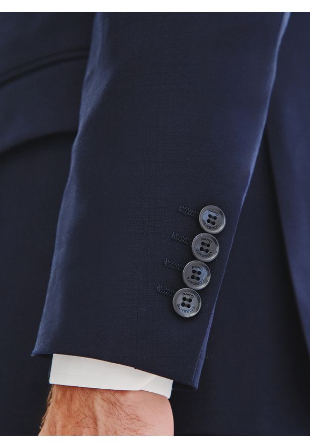 Pako Lorente - PAKO LORENTE - Marynarka garniturowa w subtelną kratę. Okazja: na studniówkę, na spotkanie biznesowe. Materiał: poliester, wełna. Styl: biznesowy