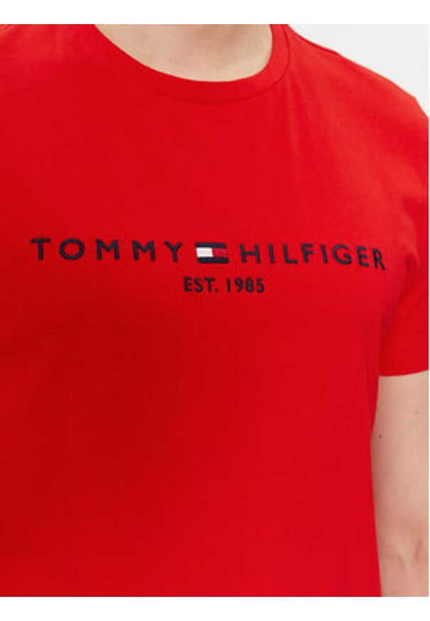 TOMMY HILFIGER - Tommy Hilfiger T-Shirt Logo MW0MW11797 Czerwony Slim Fit. Kolor: czerwony. Materiał: bawełna