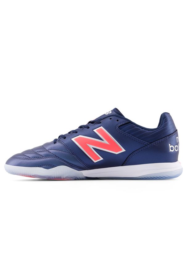 Halówki męskie New Balance 442 V2 PRO IN MS41IMP2 – granatowe. Kolor: niebieski. Materiał: syntetyk, materiał, guma, skóra. Szerokość cholewki: normalna. Sport: bieganie, fitness