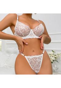 Intica - Komplet bielizny z haftem na romantyczne wieczory Jsandye. Kolor: biały. Materiał: tkanina, materiał. Wzór: haft #6