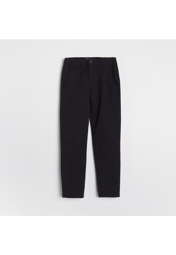 Reserved - Gładkie spodnie chino - Czarny. Kolor: czarny. Wzór: gładki
