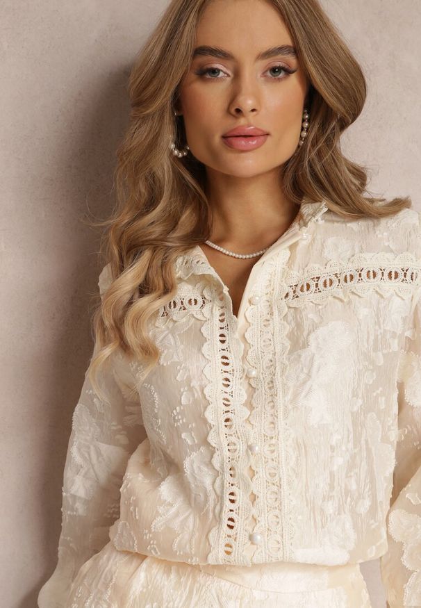 Renee - Jasnobeżowy 2-częściowy Komplet Koronkowy Jessita. Kolor: beżowy. Materiał: koronka. Wzór: aplikacja, koronka