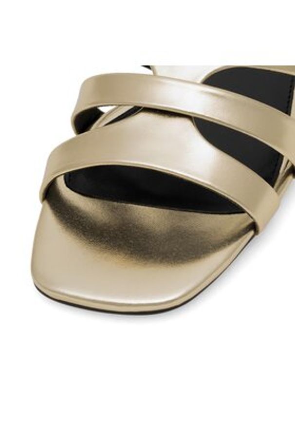 Nine West Klapki 123AL1207-1 Złoty. Kolor: złoty. Materiał: syntetyk