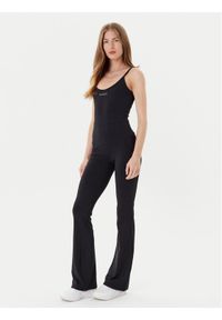 Guess Kombinezon V5RD06 KCD02 Czarny Regular Fit. Kolor: czarny. Materiał: syntetyk