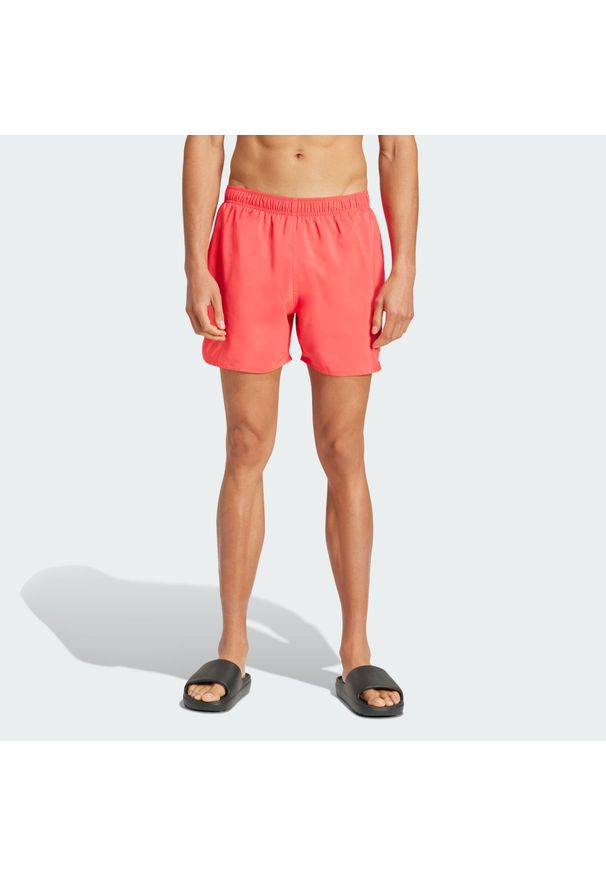 Adidas - Szorty Water Reactive Graphic Swim 5-Inch. Kolor: biały, czerwony, wielokolorowy. Materiał: materiał