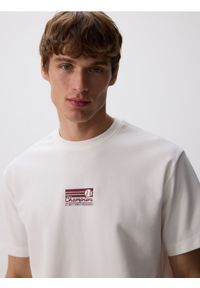 Reserved - T-shirt comfort fit - biały. Kolor: biały. Materiał: dzianina, bawełna