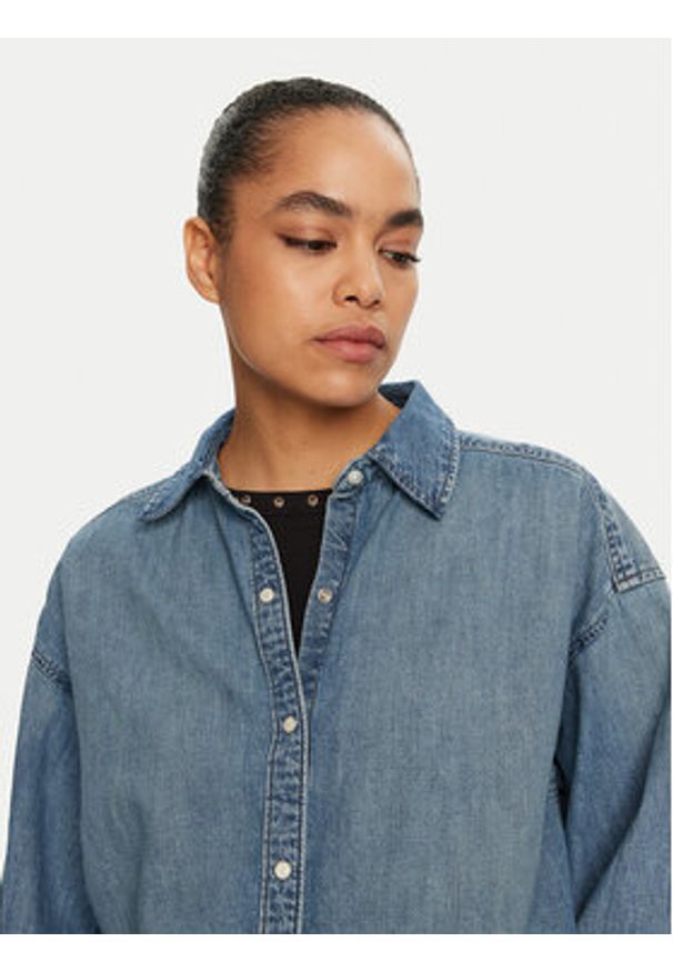 Wrangler Koszula jeansowa Cool Girl 112356474 Niebieski Regular Fit. Kolor: niebieski. Materiał: bawełna