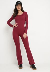 Born2be - Bordowy Kombinezon z Wycięciami na Plecach i Usztywnianymi Miseczkami Belenori. Okazja: na co dzień, na imprezę. Kolor: czerwony. Styl: casual #3