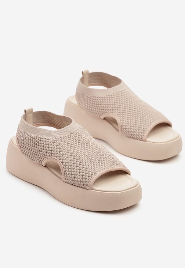 Born2be - Beżowe Sandały na Grubej Podeszwie z Wycięciami Raneve. Okazja: na co dzień. Kolor: beżowy. Sezon: lato. Styl: casual