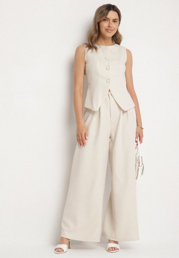 Born2be - Beżowy Garniturowy Komplet Kamizelka i Spodnie o Szerokim Kroju Zivarelle. Kolor: beżowy