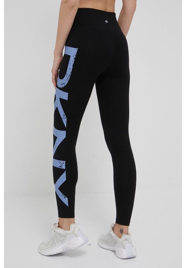 DKNY - Dkny legginsy damskie kolor fioletowy z nadrukiem. Kolor: fioletowy. Materiał: dzianina. Wzór: nadruk