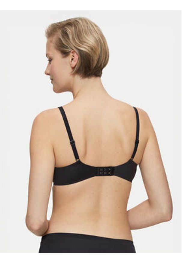 Triumph Biustonosz push-up Body Make-Up Soft Touch 10205991 Czarny. Kolor: czarny. Materiał: syntetyk. Rodzaj stanika: push-up