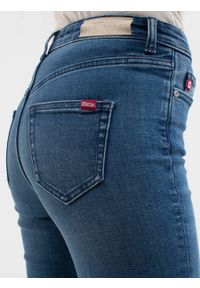 Big-Star - Spodnie jeans damskie z rozszerzaną nogawką Clara Flare 302. Stan: podwyższony. Kolor: niebieski. Styl: retro, klasyczny #6