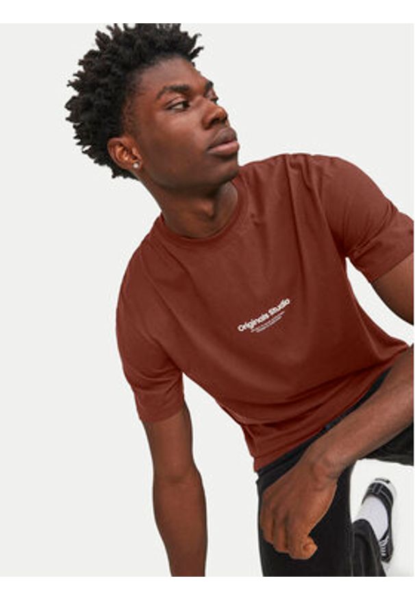 Jack & Jones T-Shirt Vesterbro 12240121 Brązowy Relaxed Fit. Kolor: brązowy. Materiał: bawełna