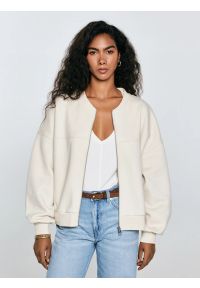 Big-Star - Bluza damska bomber kremowa Felicata 103. Okazja: na co dzień. Kolor: biały. Materiał: dzianina. Wzór: haft. Styl: casual