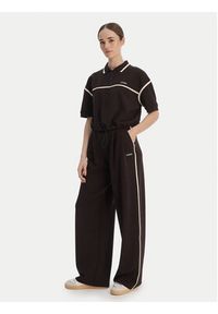 Guess Polo V6GP01 K2945 Brązowy Oversize. Typ kołnierza: polo. Kolor: brązowy. Materiał: syntetyk #3