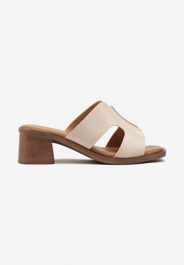 Renee - Beżowe Klapki na Słupku z Geometryczną Cholewką Linamira. Okazja: na co dzień. Kolor: beżowy. Materiał: jeans. Wzór: geometria. Sezon: lato. Obcas: na słupku. Styl: elegancki, casual