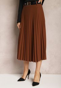 Renee - Brązowa Spódnica Plisowana z Paskiem Nanie. Okazja: na co dzień. Kolor: brązowy. Materiał: dzianina. Wzór: aplikacja. Styl: klasyczny, elegancki, casual #5