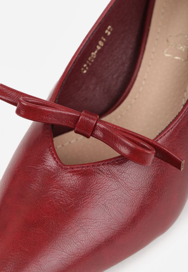 Born2be - Bordowe Czółenka Vices na Szpilce ze Skórzaną Wkładką Ozdobione Kokardą Rileira. Okazja: na co dzień. Kolor: czerwony. Materiał: skóra. Wzór: aplikacja. Obcas: na szpilce. Styl: casual, elegancki
