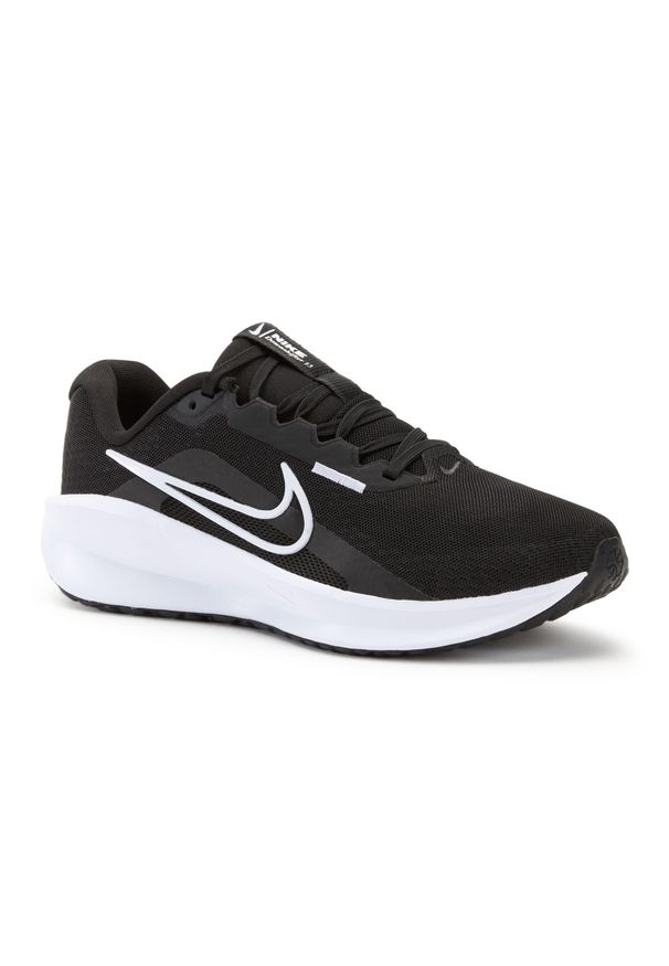 Buty do biegania męskie Nike Downshifter 13. Kolor: czarny, biały, wielokolorowy. Model: Nike Downshifter. Sport: fitness, turystyka piesza