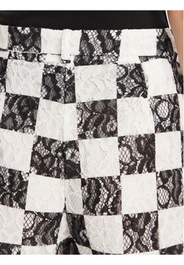 Pinko - PINKO Szorty materiałowe 105295 A2MF Biały Regular Fit. Kolor: biały. Materiał: syntetyk