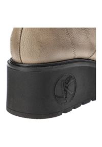 Beżowe Botki Armodo Damskie Modne Obuwie. Okazja: na spacer. Zapięcie: zamek. Kolor: beżowy. Materiał: skóra. Wzór: aplikacja. Obcas: na obcasie. Wysokość obcasa: średni #2