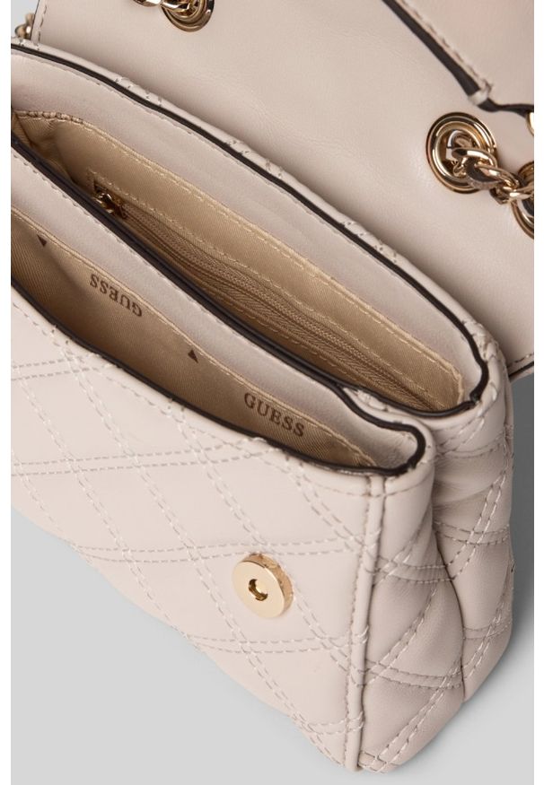 Guess - GUESS Torebka w kolorze taupe damska Giully II Mini. Kolor: beżowy. Styl: elegancki, casual. Rodzaj torebki: na ramię