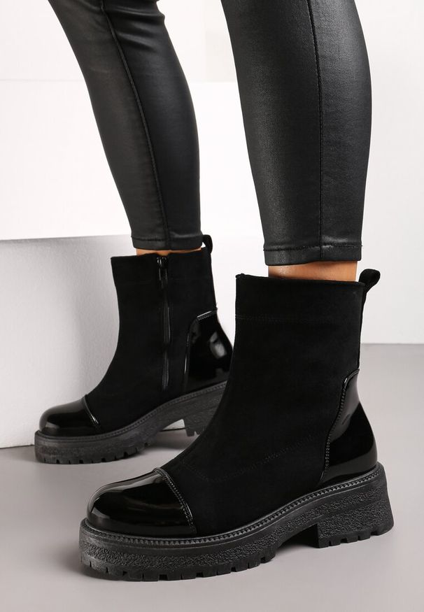 Born2be - Czarne Botki za Kostkę z Lakierowanymi Wstawkami Avellina. Wysokość cholewki: za kostkę. Kolor: czarny. Materiał: lakier. Sezon: jesień