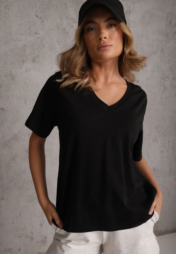 Renee - Czarny T-shirt Bawełniany z Dekoltem w V Adozixie. Okazja: na co dzień. Kolor: czarny. Materiał: bawełna. Styl: street, casual