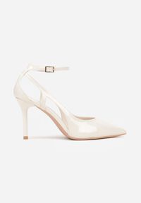 Born2be - Jasnobeżowe Lakierowane Szpilki Ozdobione Wycięciami Ynisorin. Okazja: na co dzień. Zapięcie: sprzączka. Kolor: beżowy. Materiał: lakier. Wzór: aplikacja. Obcas: na szpilce. Styl: klasyczny, casual, elegancki #8