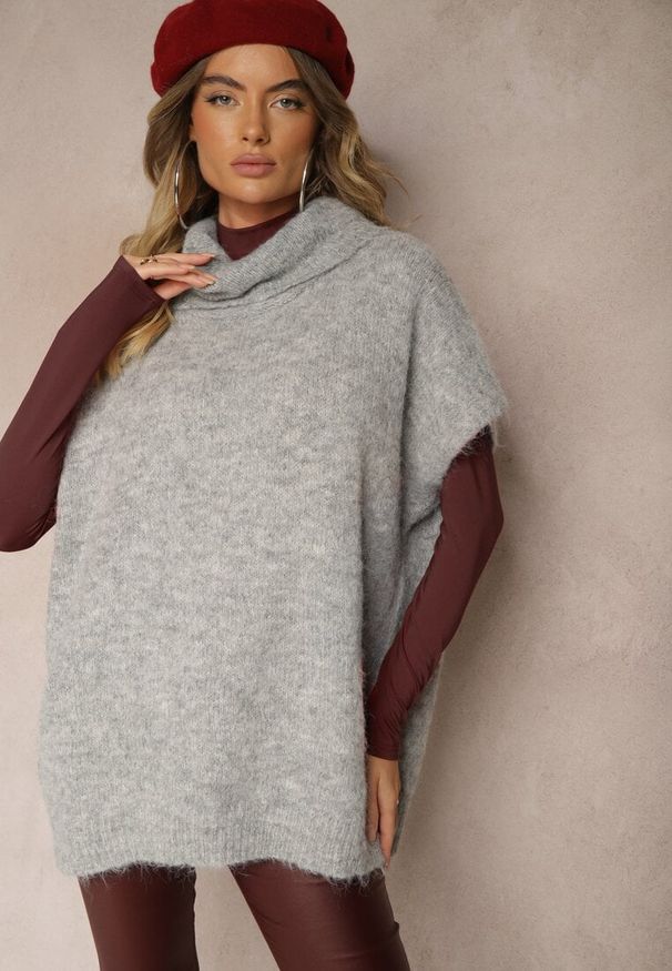 Renee - Jasnoszary Golf z Krótkim Rękawem o Kroju Nietoperza Miadorae. Okazja: na co dzień, na spotkanie biznesowe. Typ kołnierza: golf. Kolor: szary. Długość rękawa: krótki rękaw. Długość: krótkie. Styl: casual, elegancki, biznesowy