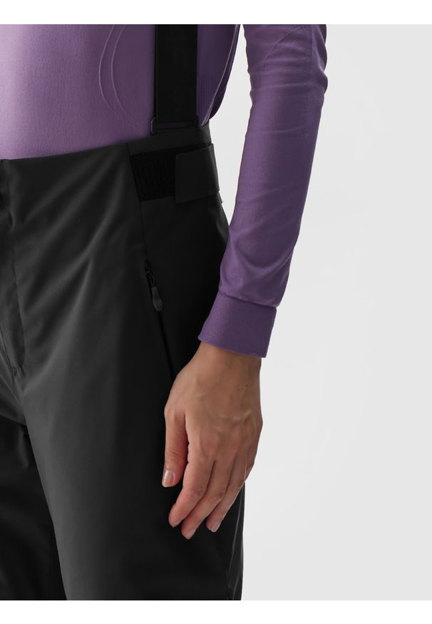 4f - 4F Spodnie narciarskie membrana Dermizax 20000 damskie - czarne S. Kolor: czarny. Materiał: poliester, dzianina, materiał, tkanina. Technologia: Dermizax. Długość: długie. Sezon: zima. Sport: narciarstwo