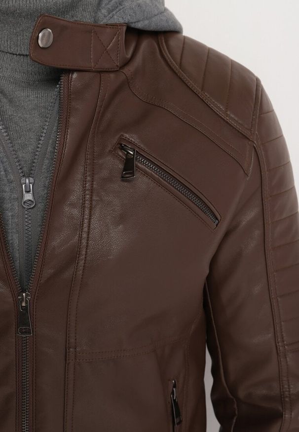 Born2be - Ciemnobrązowa Kurtka Ramoneska z Ekoskóry z Kapturem Florenitha. Okazja: na co dzień. Typ kołnierza: kaptur. Kolor: brązowy. Materiał: jeans. Styl: casual