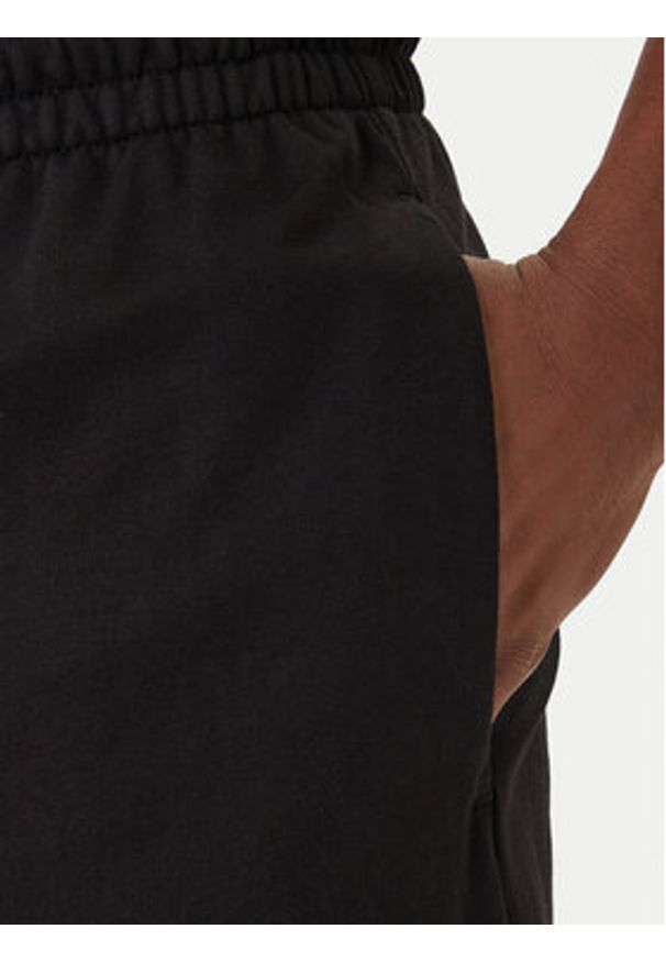 EA7 Emporio Armani Szorty sportowe 7M001315 AF13512 Czarny Regular Fit. Kolor: czarny. Materiał: bawełna. Styl: sportowy