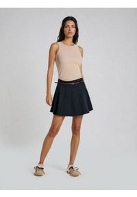Sinsay - Plisowana spódnica mini z paskiem z domieszką wiskozy - granatowy. Kolor: niebieski. Materiał: wiskoza #1