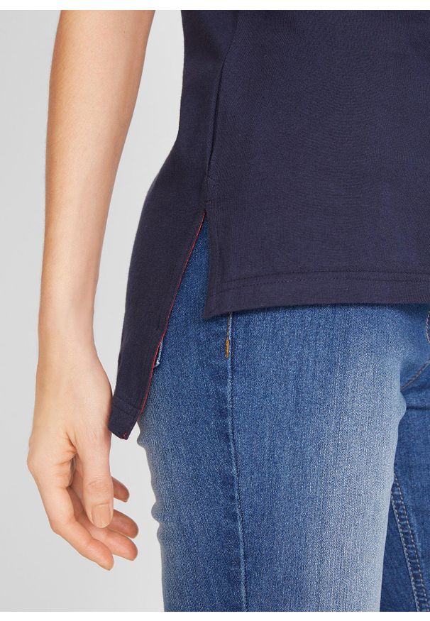 bonprix - T-shirt bawełniany z rozcięciem z boku i nadrukiem. Kolor: niebieski. Materiał: bawełna. Długość: długie. Wzór: nadruk