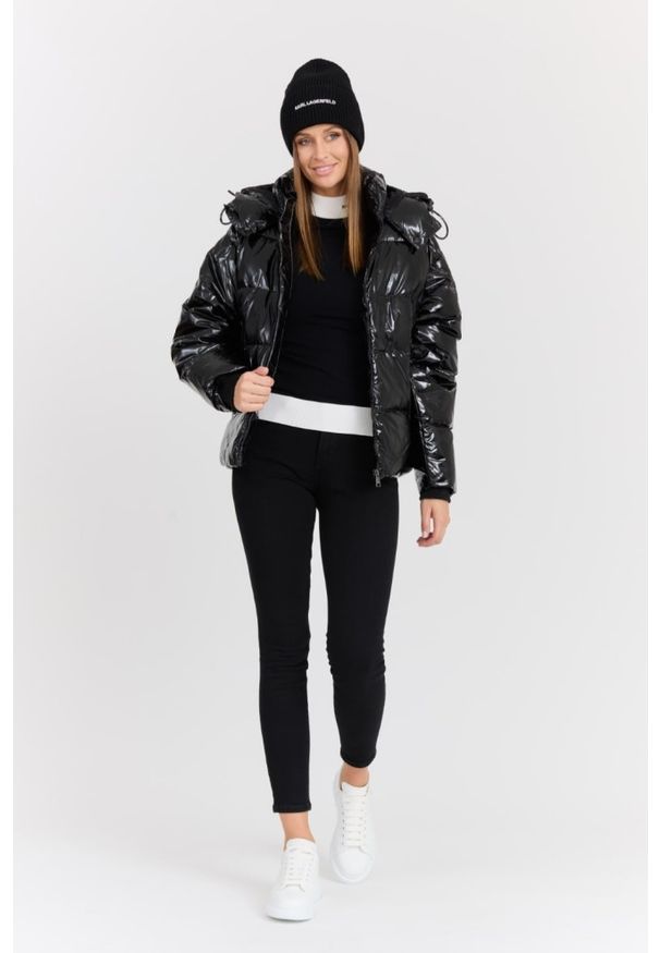 Karl Lagerfeld - KARL LAGERFELD Czarna damska kurtka Hooded Down Jacket. Kolor: czarny. Materiał: materiał, poliamid, puch. Długość rękawa: długi rękaw. Długość: długie