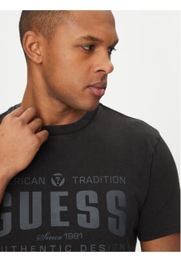 Guess T-Shirt M5GI27 KBW41 Czarny Regular Fit. Kolor: czarny. Materiał: bawełna