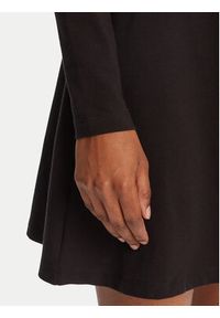 Tommy Jeans Sukienka codzienna Essential DW0DW21745 Czarny Regular Fit. Okazja: na co dzień. Kolor: czarny. Materiał: bawełna. Typ sukienki: proste. Styl: casual #3