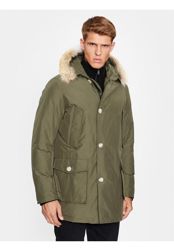 Woolrich Kurtka zimowa Arctic CFWOOU0482MRUT0001 Zielony Regular Fit. Kolor: zielony. Materiał: bawełna. Sezon: zima