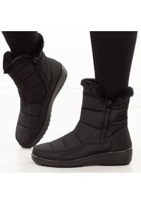 Czarne zimowe wodoodporne śniegowce damskie Jezzi Unisoft 8000. Okazja: na spacer. Kolor: czarny. Materiał: tkanina. Szerokość cholewki: normalna. Sezon: zima. Styl: elegancki, klasyczny #1