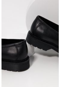 Answear Lab mokasyny skórzane damskie kolor czarny na platformie. Nosek buta: okrągły. Kolor: czarny. Materiał: skóra. Wzór: gładki. Obcas: na platformie. Styl: wakacyjny #3