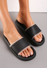 Renee - Czarne Basenowe Klapki z Perforacją Palencia. Okazja: na co dzień, na plażę. Kolor: czarny. Styl: casual #1