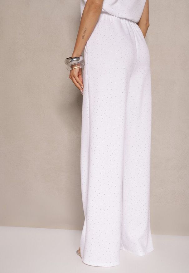 Renee - Białe Spodnie z Wiskozą o Szerokim Kroju z Cyrkoniami Zeleria. Okazja: na co dzień. Kolor: biały. Materiał: wiskoza. Styl: elegancki, casual