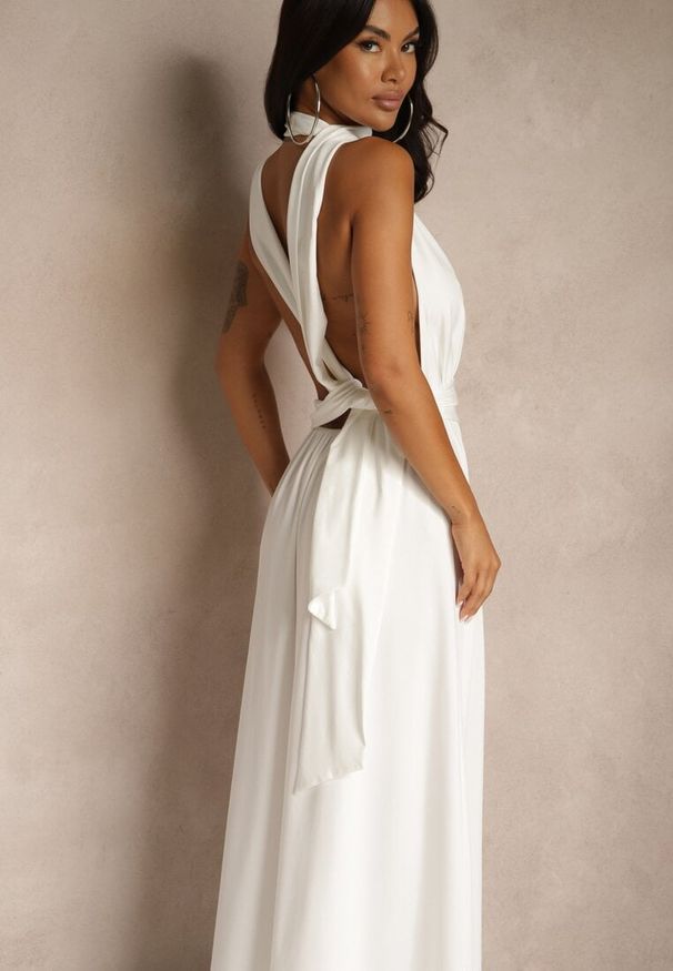 Renee - Biała Sukienka Koktajlowa Multiway z Wiskozą Wiązana na Szyi Lilovea. Okazja: na imprezę. Typ kołnierza: dekolt w kształcie V. Kolor: biały. Materiał: wiskoza. Typ sukienki: rozkloszowane. Styl: wizytowy