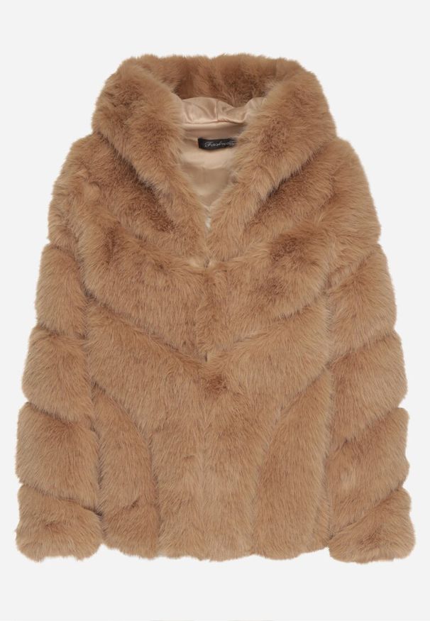 Born2be - Ciemnobeżowa Futrzana Kurtka z Kapturem Daviella. Typ kołnierza: kaptur. Kolor: beżowy. Materiał: futro. Wzór: aplikacja